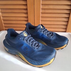 Topo Mountain Racer 4 Navy/Orange Men's Sneaker * Size: 9.5